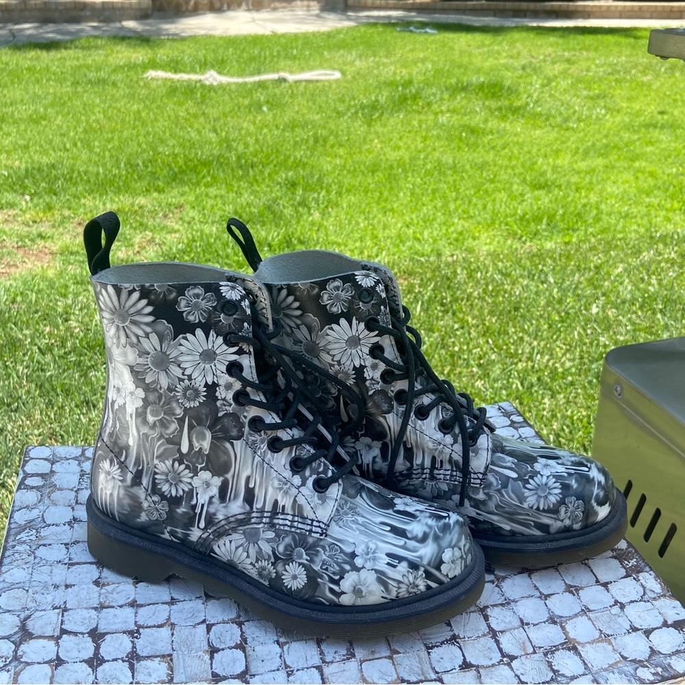 Dr. martens Black & White Floral paint drip pascal boots